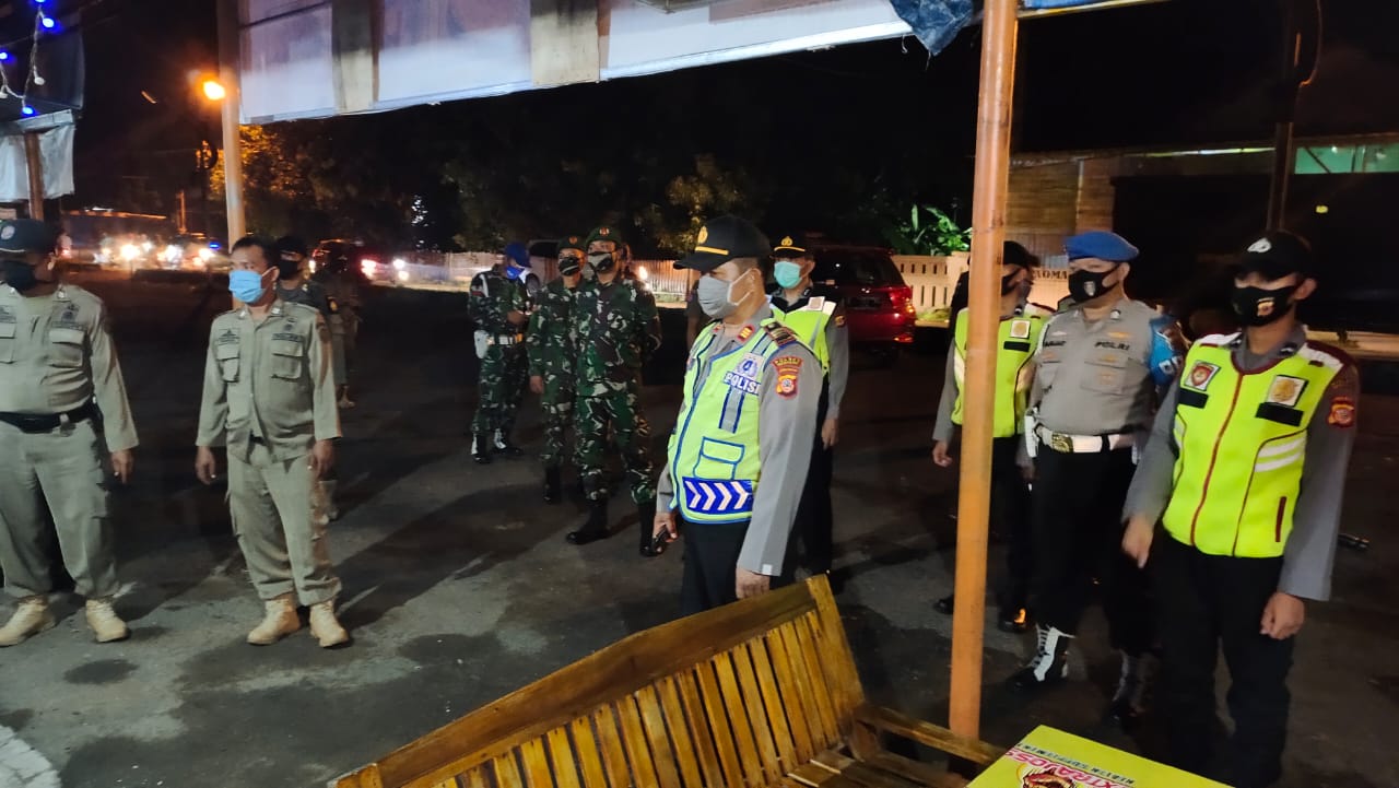 Polres Indramayu Gelar Patroli Gabungan, Imbau Masyarakan Akan Bahaya Covid-19